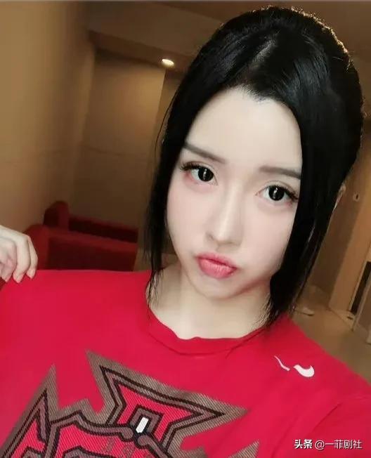 娱乐圈吃小瓜是谁啊,吃小瓜背后的神秘人物是谁？